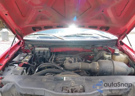 2005 Ford F-150 Stx/Xl/Xlt из США, поврежденный, VIN 1FTRF12275NA03210